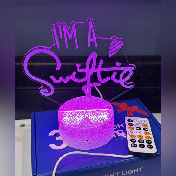 New in Box Taylor Swift - I’m A Swiftie Color Changing 3D Night Light - Picture 2 of 3